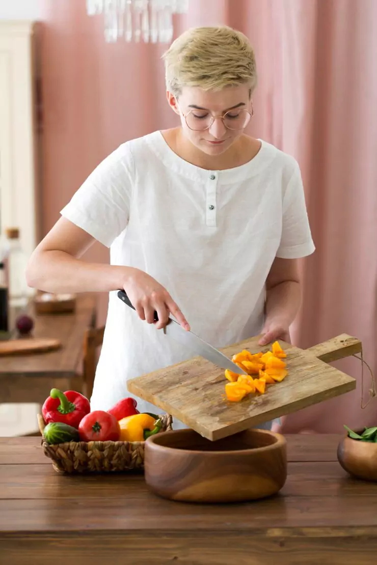 woman-cooking-some-healthy-food